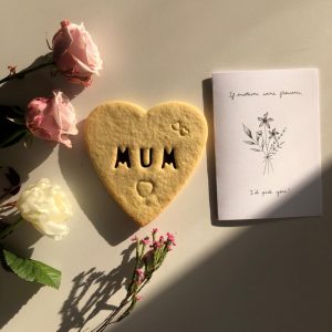 Giant mothers day love heart biscuit