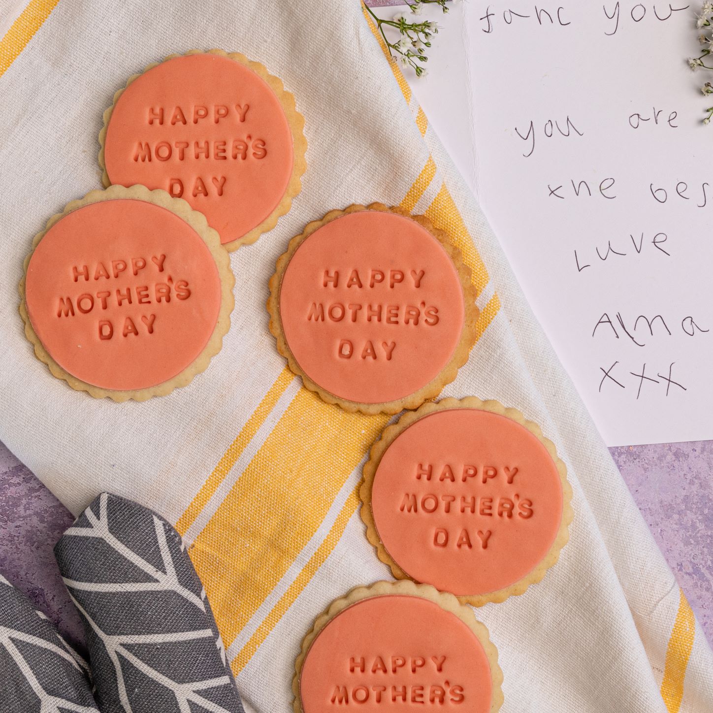 Happy Mother's Day biscuits by Bloom Bakers
