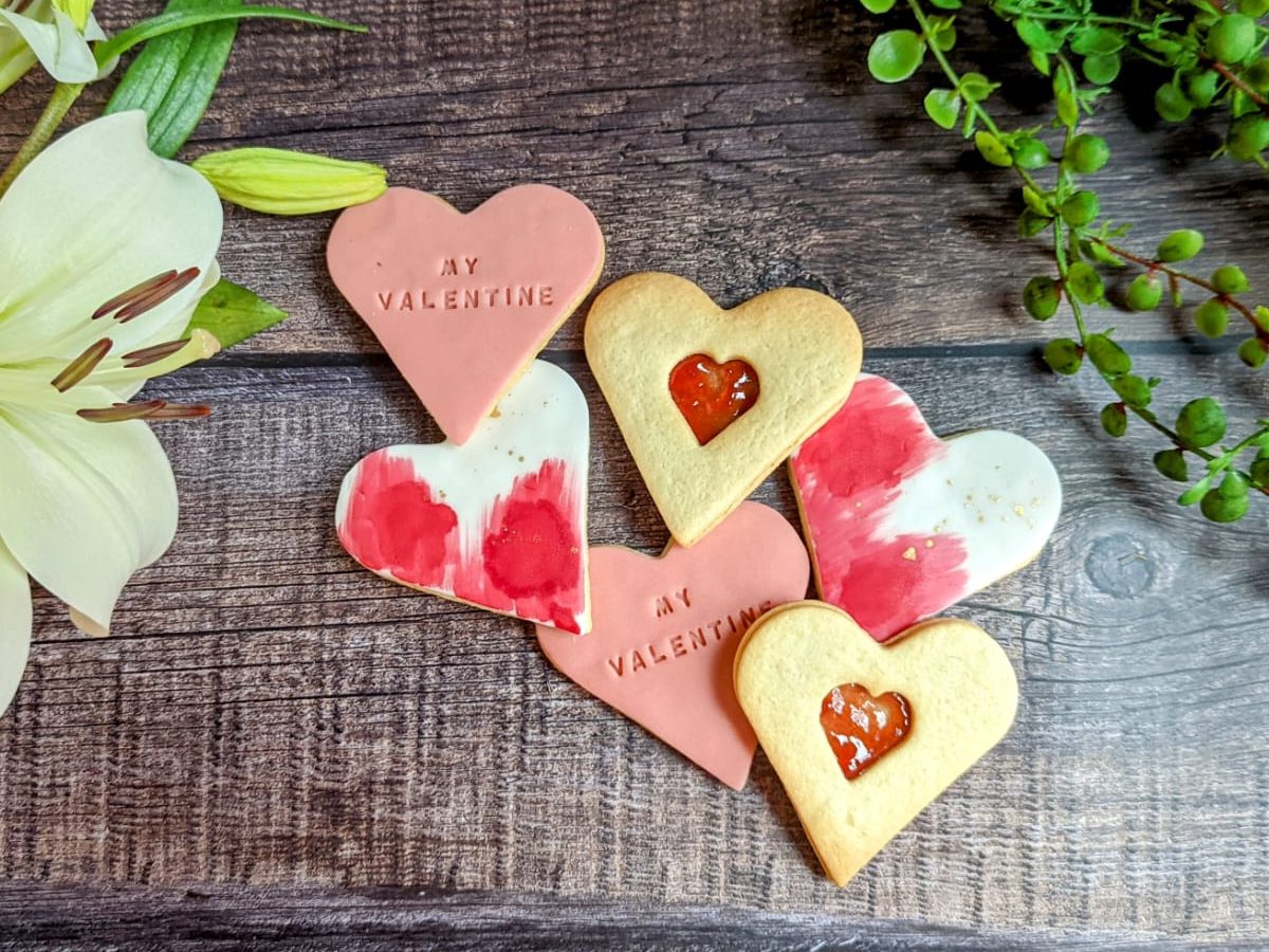 Mix & Match Valentine’s biscuits Bloom Bakers