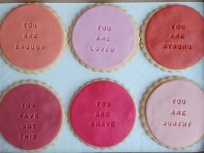 Fondant message Biscuits you are enough